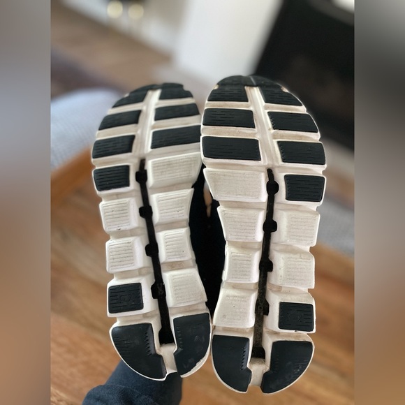 ON Cloud Running Shoes Womens Size 9.5 Black White Comfort - Picture 7 of 9